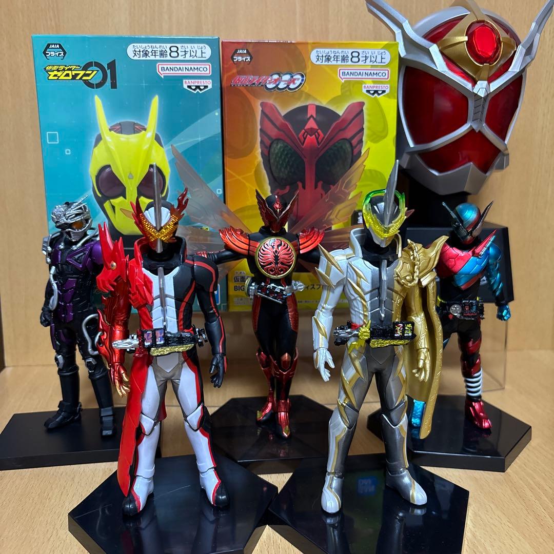 仮面ライダーフィギュア5種&BIGサイズ ソフビマスクディスプレイ