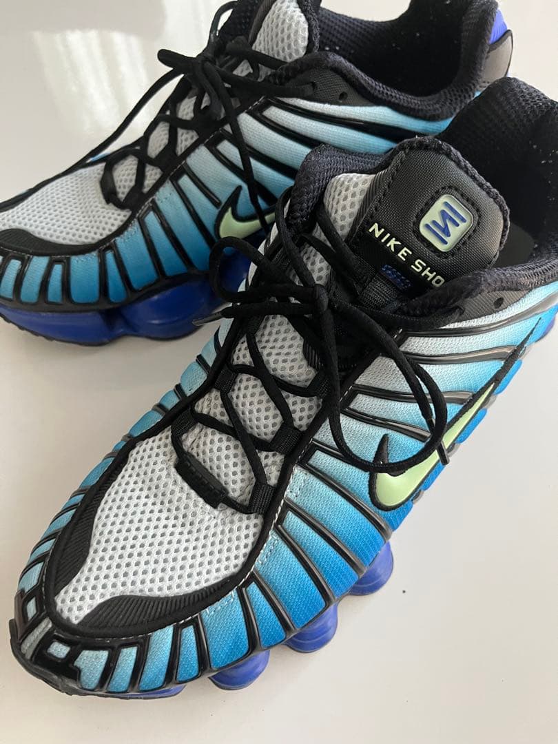 Nike Shox 青/黒/白 スニーカー NIKE SHOX R4 WHITE/METALLIC SILVER-RACER BLUE（ナイキ ショックス