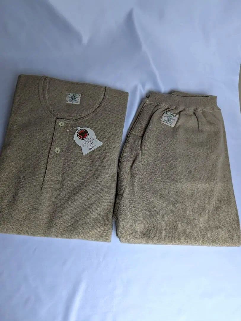 【未使用】ALPHA カシミヤ 上下セット タグ付き　Lサイズ ベージュ