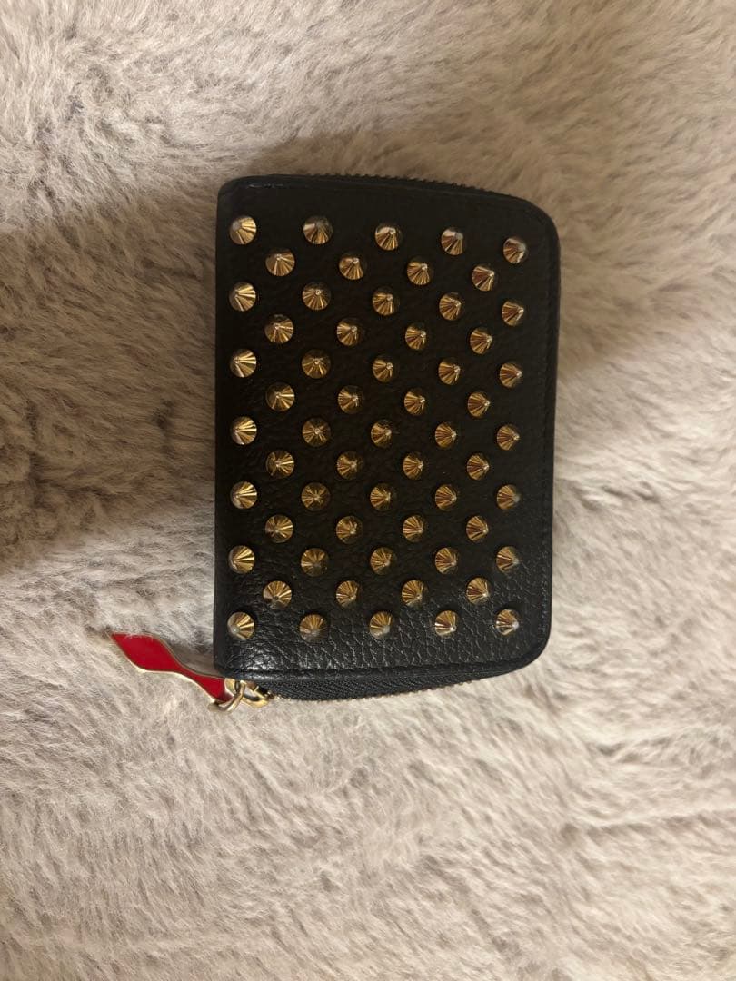 クリスチャンルブタン スタッズ装飾 ブラックレザーケース