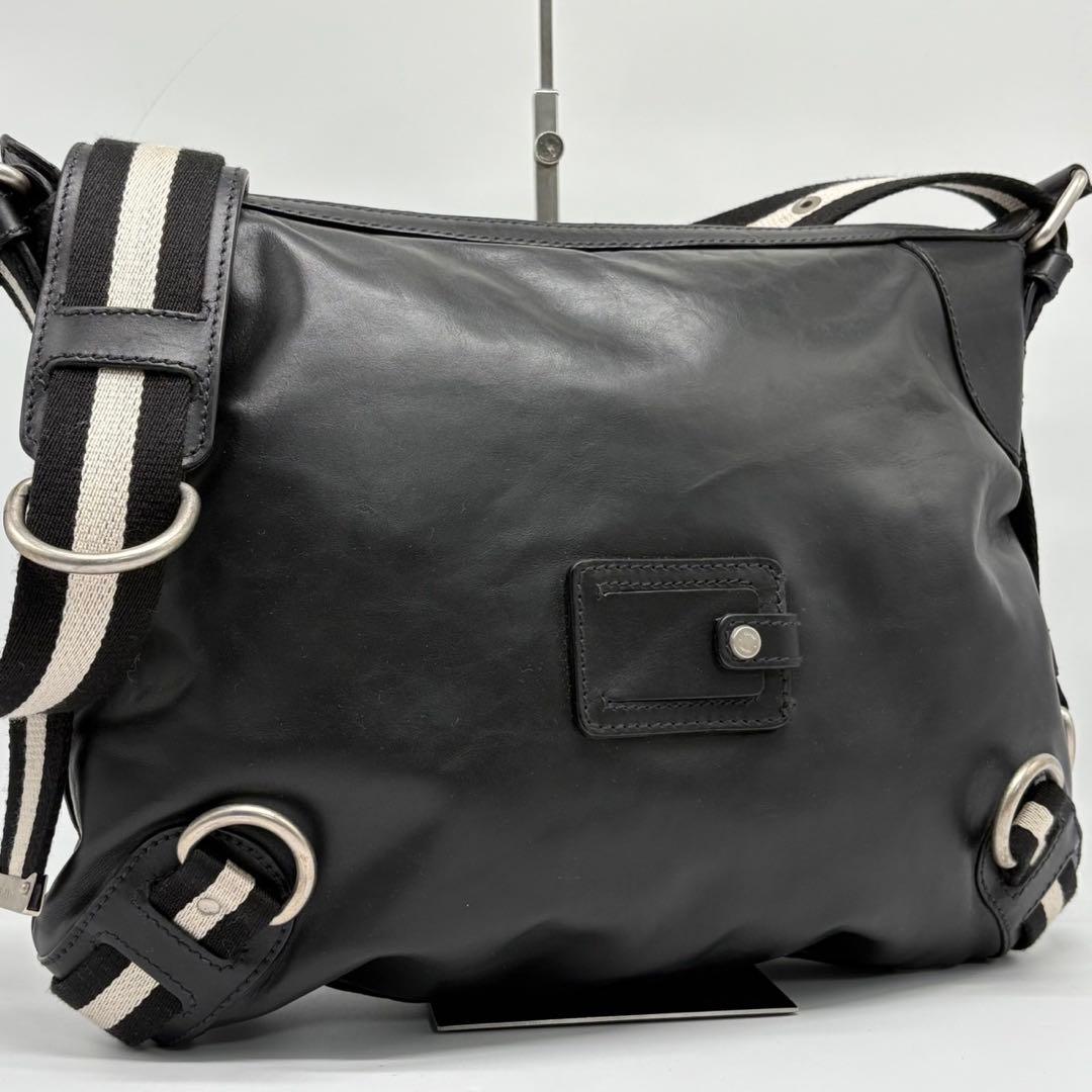 美品 BALLY メッセンジャーバッグ A4 PC収納可能 トレスポ 斜めがけ