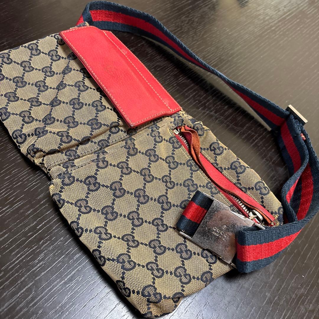 GUCCI GGパターン ボディバッグ