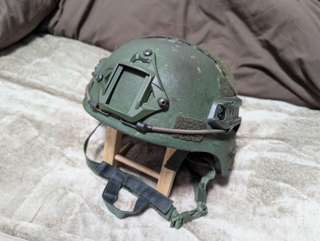 （官品実物）台湾陸軍EMBH-105防護ヘルメット（中華民国　鉄帽） 官品実物）台湾陸軍EMBH-105防護ヘルメット（中華民国 鉄帽） - メルカリ