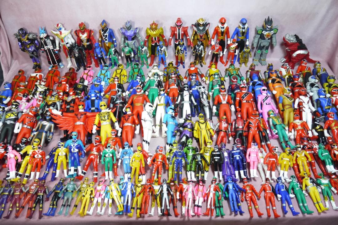 スーパー戦隊シリーズ　ソフビヒーロー　など　180体