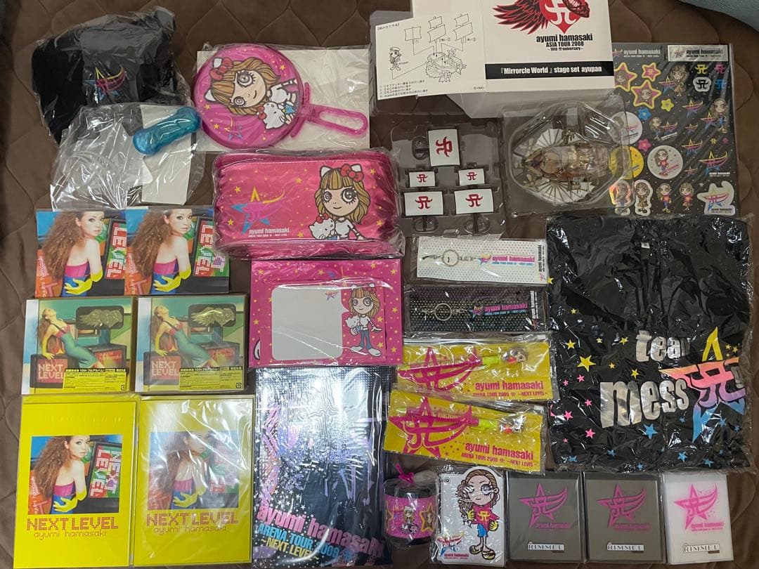 浜崎あゆみ　NEXT LEVEL2008、Tシャツ、ポーチ、ミラー、ストラップ