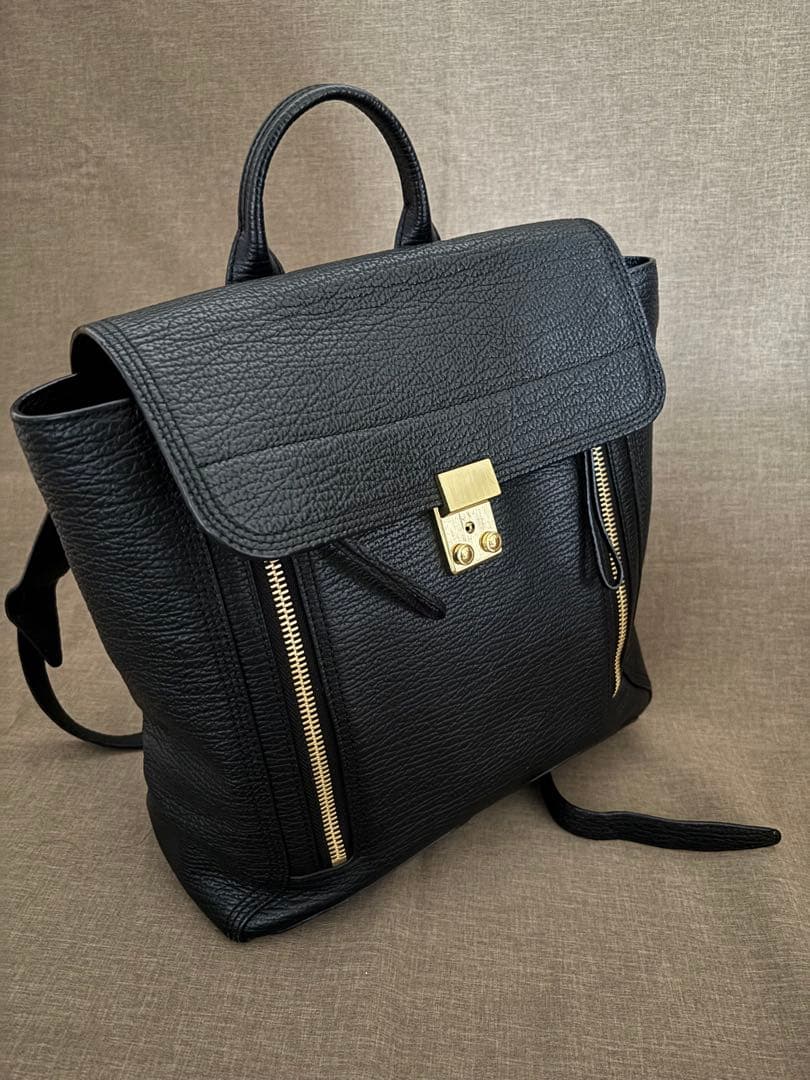 ブラックレザーリュック