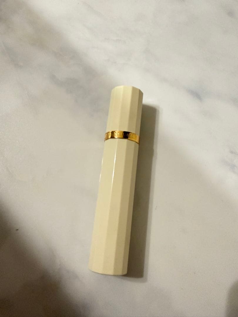 セリーヌ　香水ボトル　持ち運び