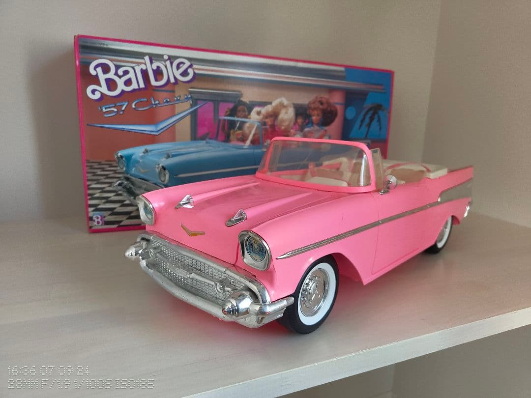 マテル　バービー　ベルエア　箱付き　ピンク色 Barbie 1957 Chevrolet Bel Air Convertible Pink 1/18 Auto World