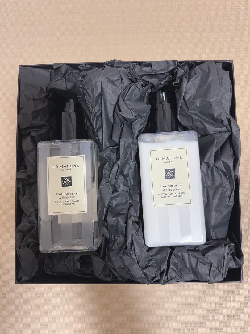 ジョーマローン イングリッシュペアー&フリージアボディ&ハンドローション