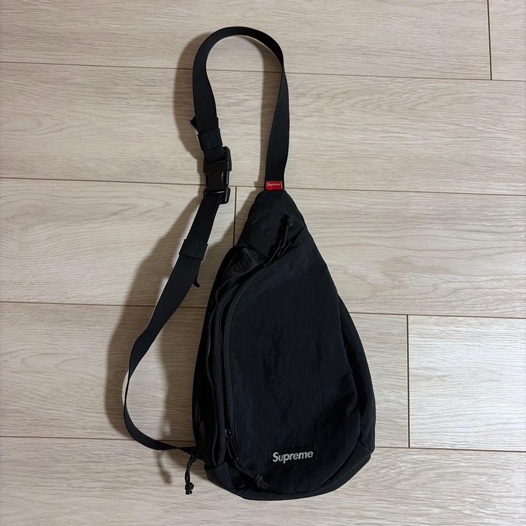 Supreme シュプリーム　スリングバッグ