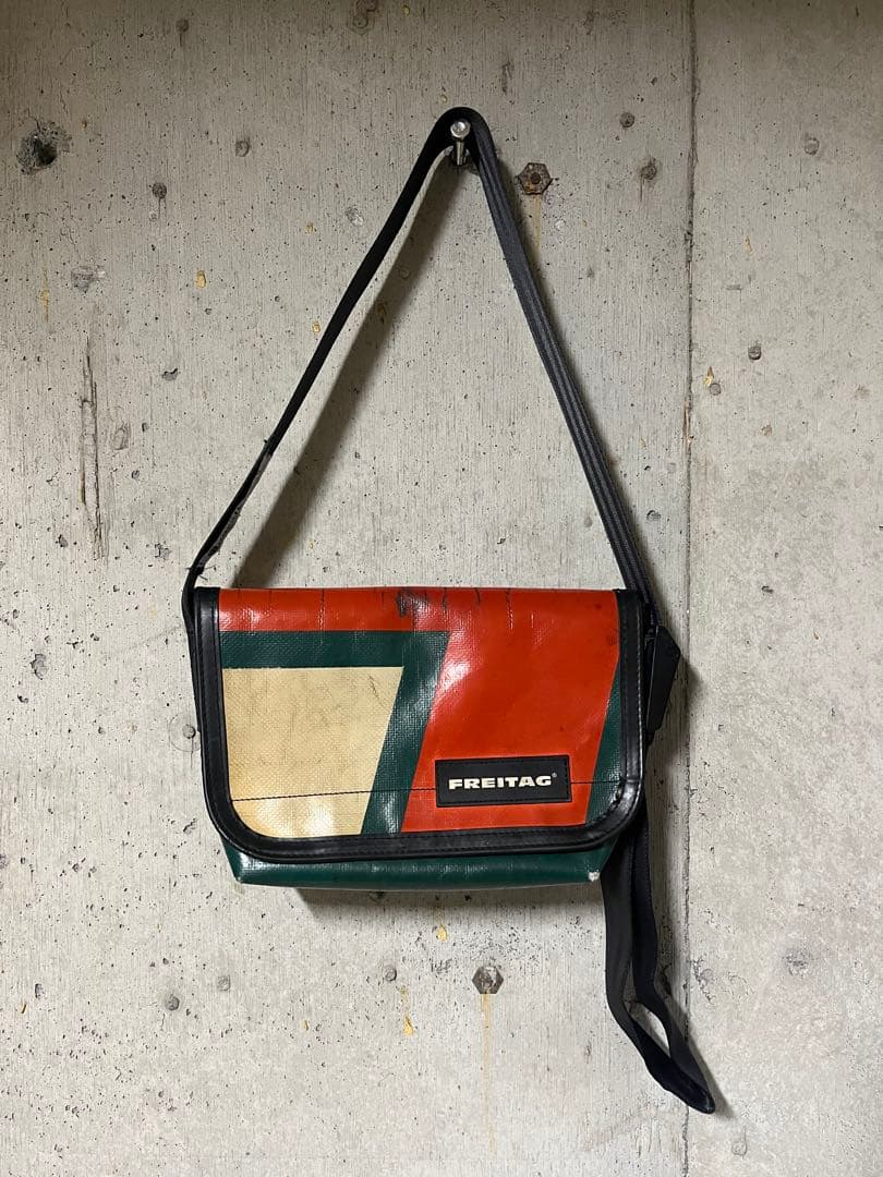 送料無料　FREITAG Hawaiian five o