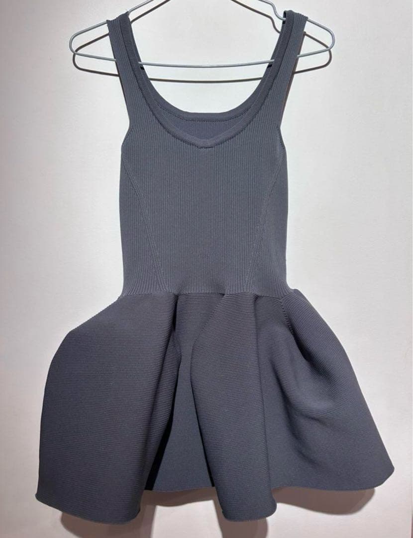 【CFCL】グレー フレアトップス