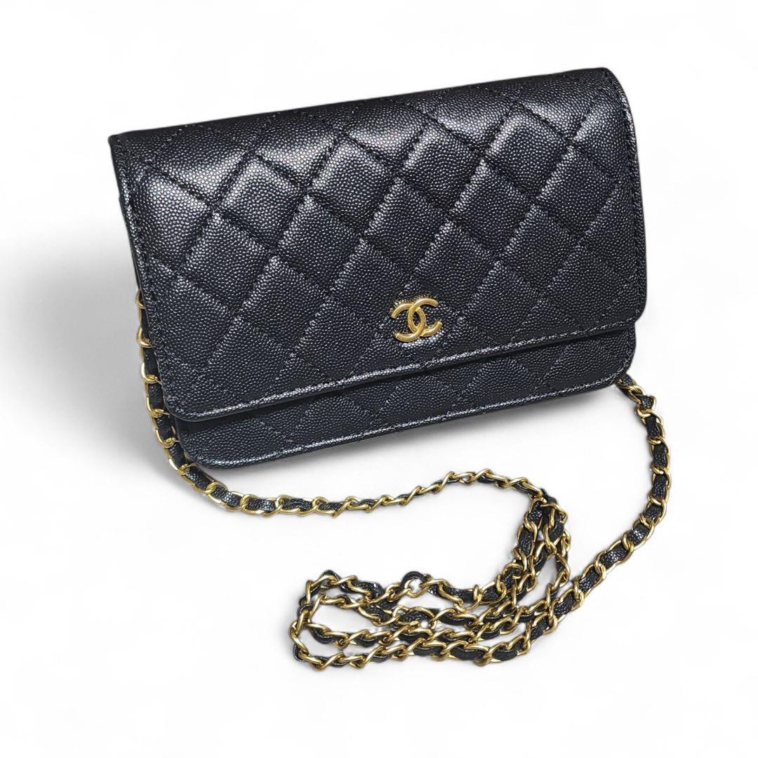 CHANEL　ショルダーバッグ　キルティング　ゴールドチェーン　ノベルティ