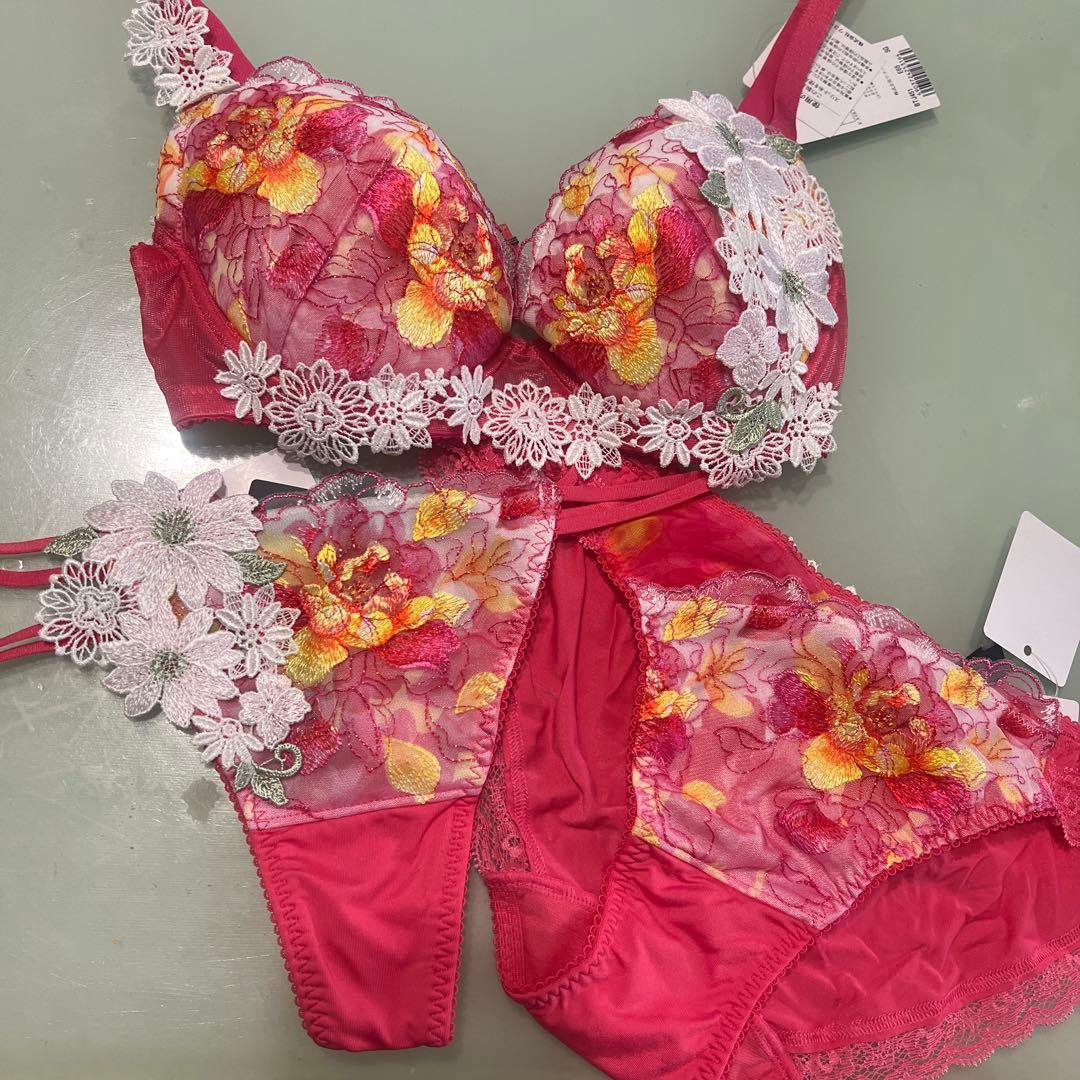 サルート　E65 3点セット サルート（SALUTE） ◇新品◇ワコール◇サルート 23-源氏物語-◇リッチ