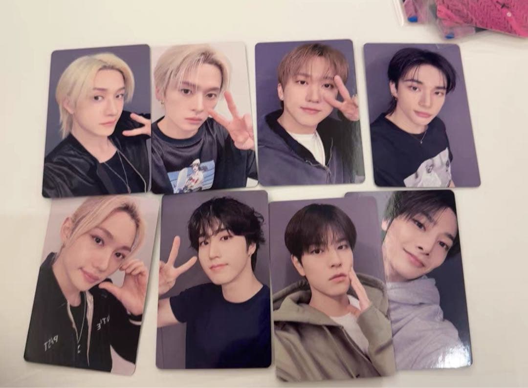 straykidsDOIT一直娱yizhiyuポップアップバッグトレカ８枚セット Stray Kidsグッズ ギフトボックス フォトカード テープ トレカ 写真 K