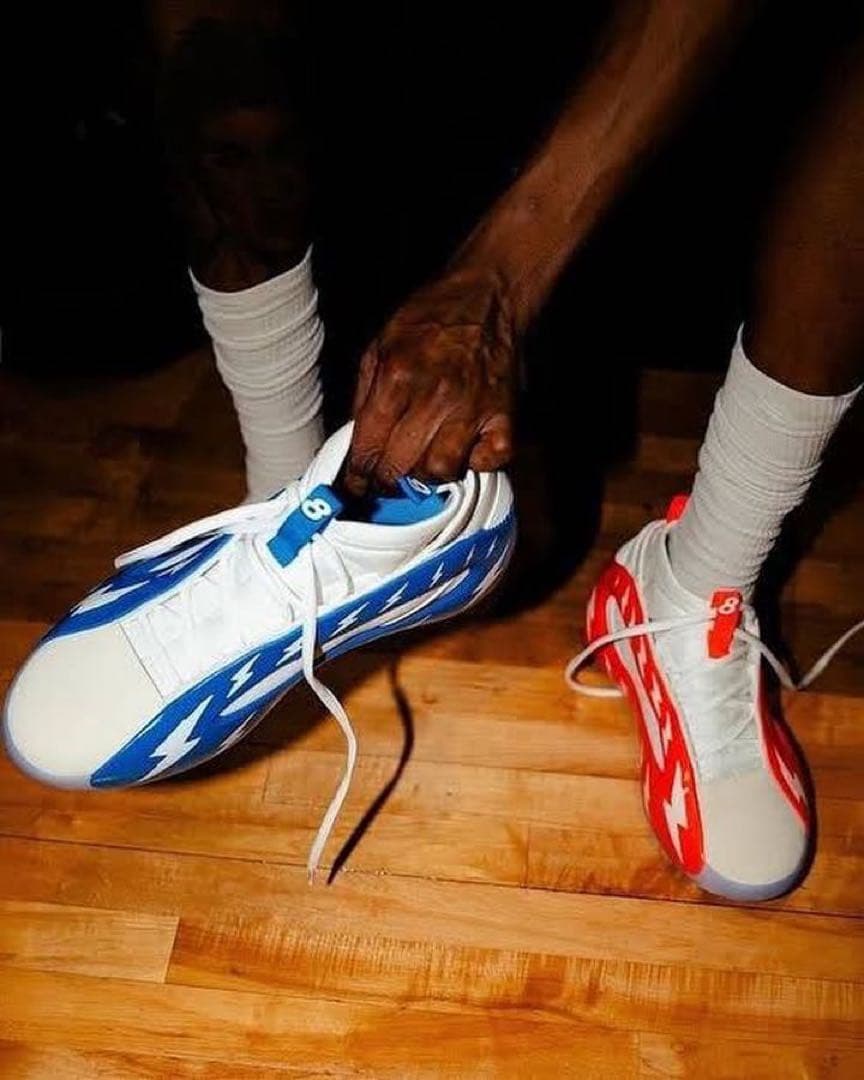 ハーデン8 ジェイレンウィリアムズカラーカスタム バスケットボールシーンで注目を集めるジェームズ・ハーデンの