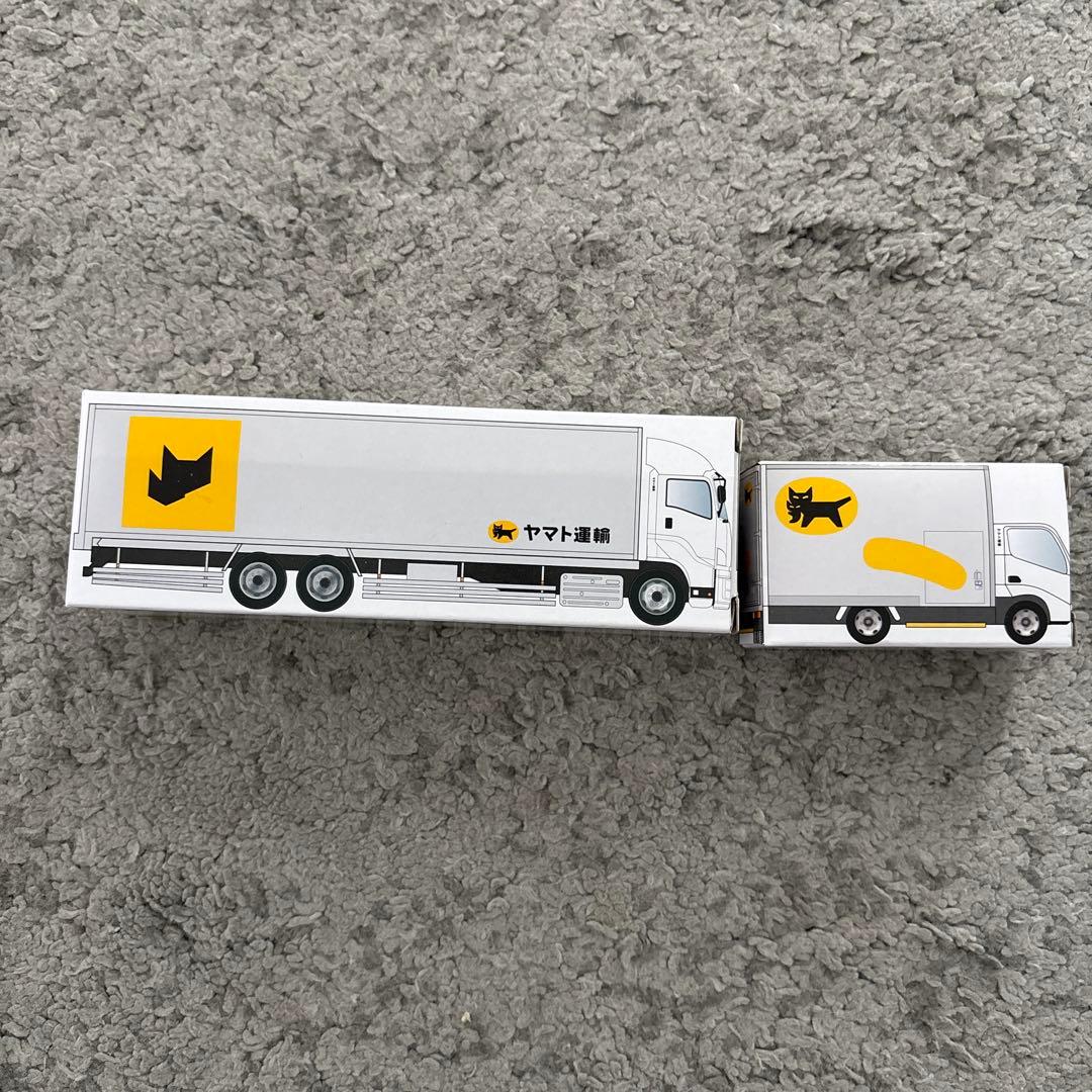 ヤマト運輸　非売品　ミニカー 大型10t車　1台 小型　2t車　１台 新型ヤマト運輸ミニカー 大型トラック10t車1台と小型トラック2t車1台