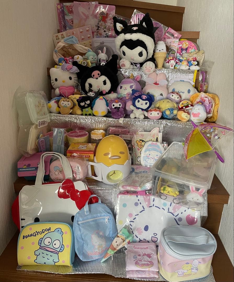 サンリオグッズまとめ売り（200点以上） - メルカリ