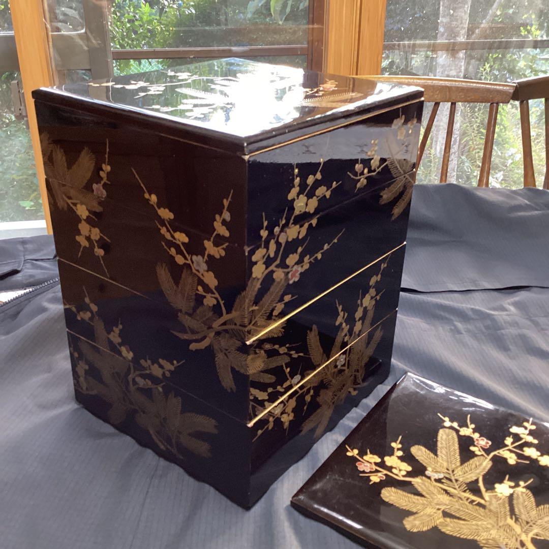k2f-4 黒色重箱 4段 金箔装飾　漆器　年代物　松竹梅　縁起物 重箱特集 || 伝統工芸品で選ばれてNo.1 伝統本舗 本店