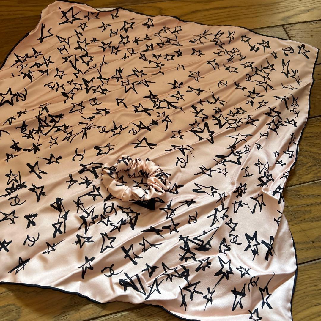 CHANEL 星柄スカーフヘアバンドシュシュ - メルカリ