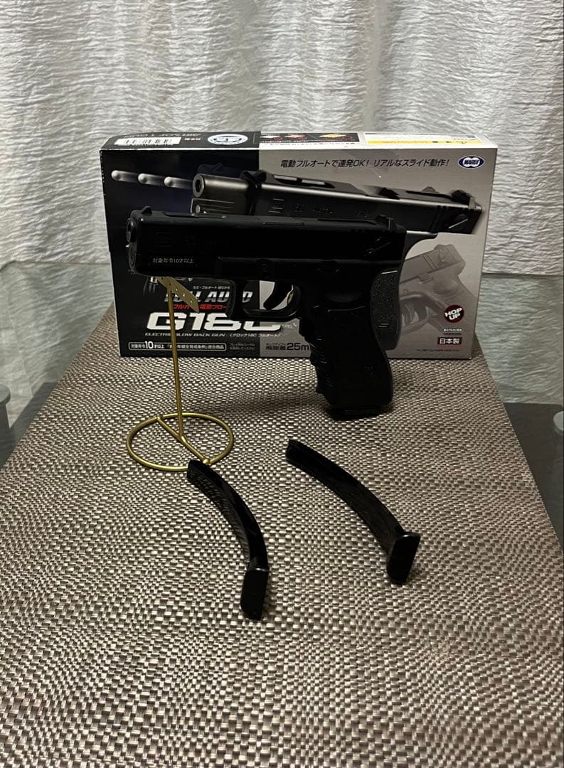東京マルイ　カスタム品　グロックG18C Glock 電動ガン 金属ピニ　マガ2