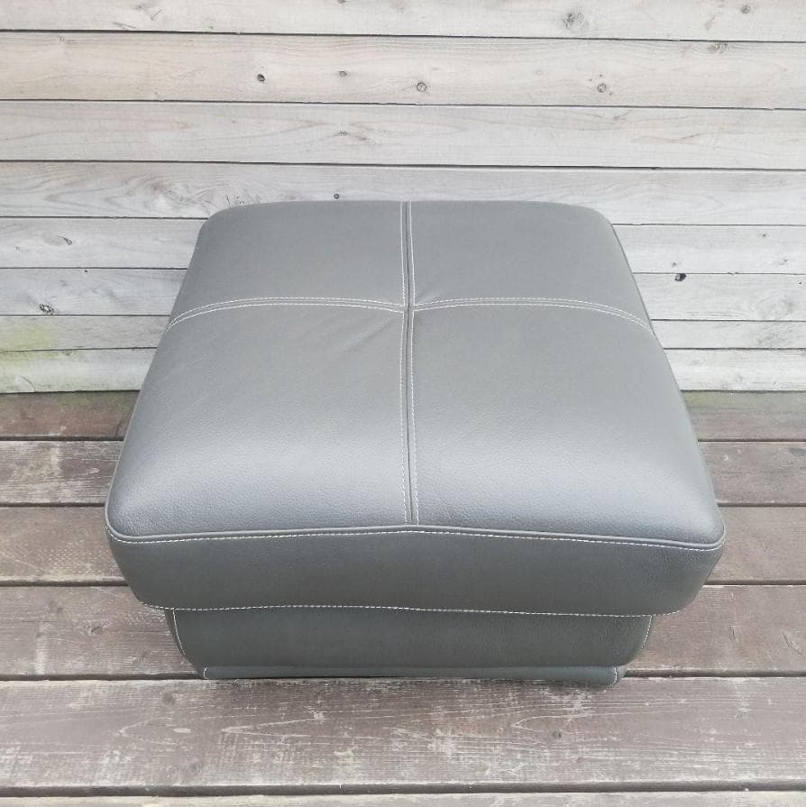 【値下げ】KELVIN GIORMANI オットマン