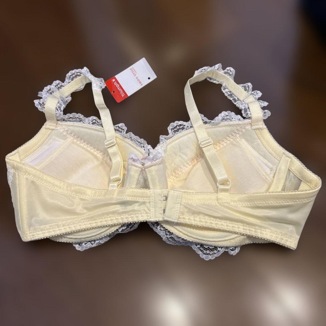 新品トリンプ花柄刺繍イエローブラジャーD75 - メルカリ