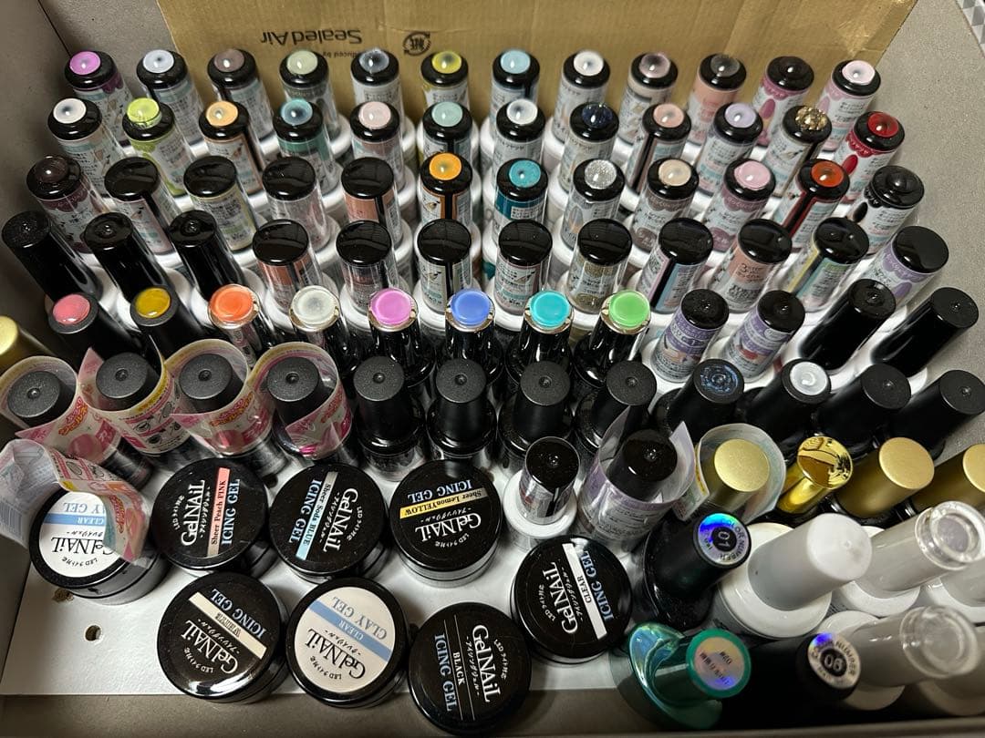 ジェルネイル各種とグリッターなどの福箱セット