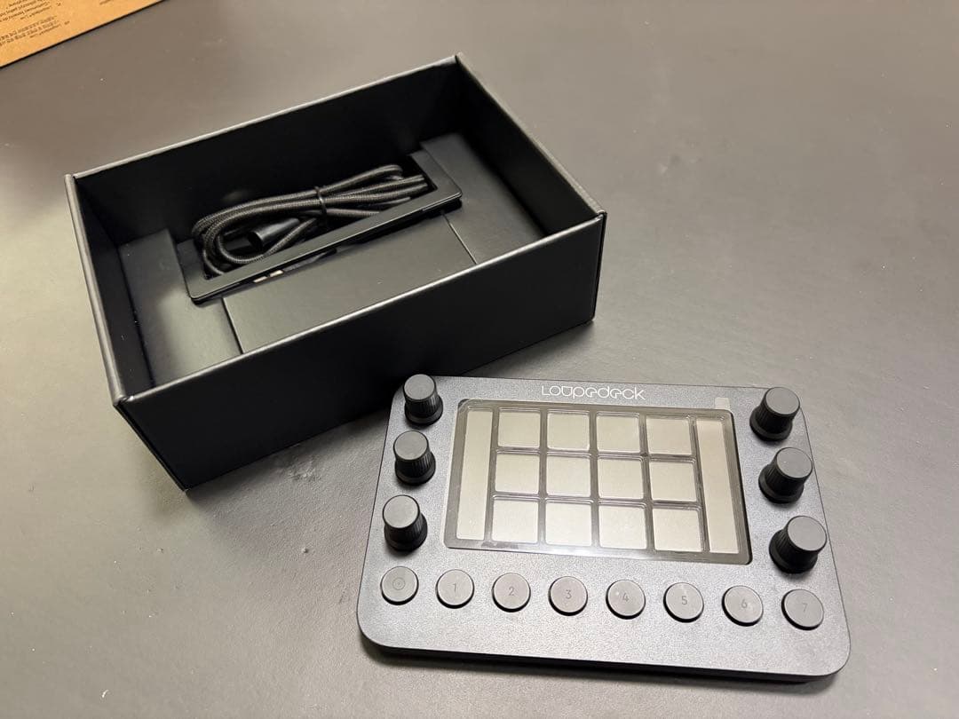 Loupedeck Live　左手デバイス　未使用 Loupedeck Live | Loupedeck(ループデック) メディア編集・配信用