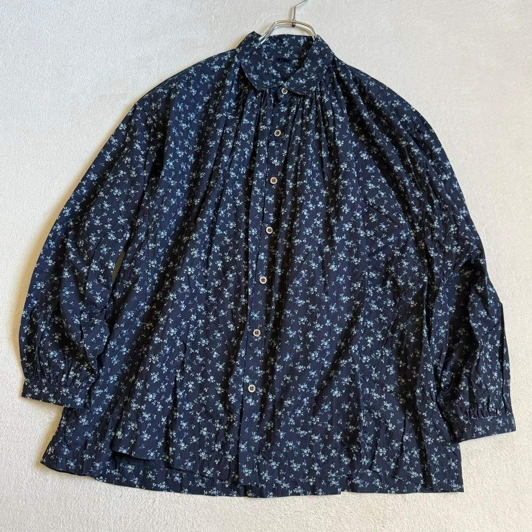 【極美品】45R タペット森花プリントのくしゅくしゅブラウス インディゴ