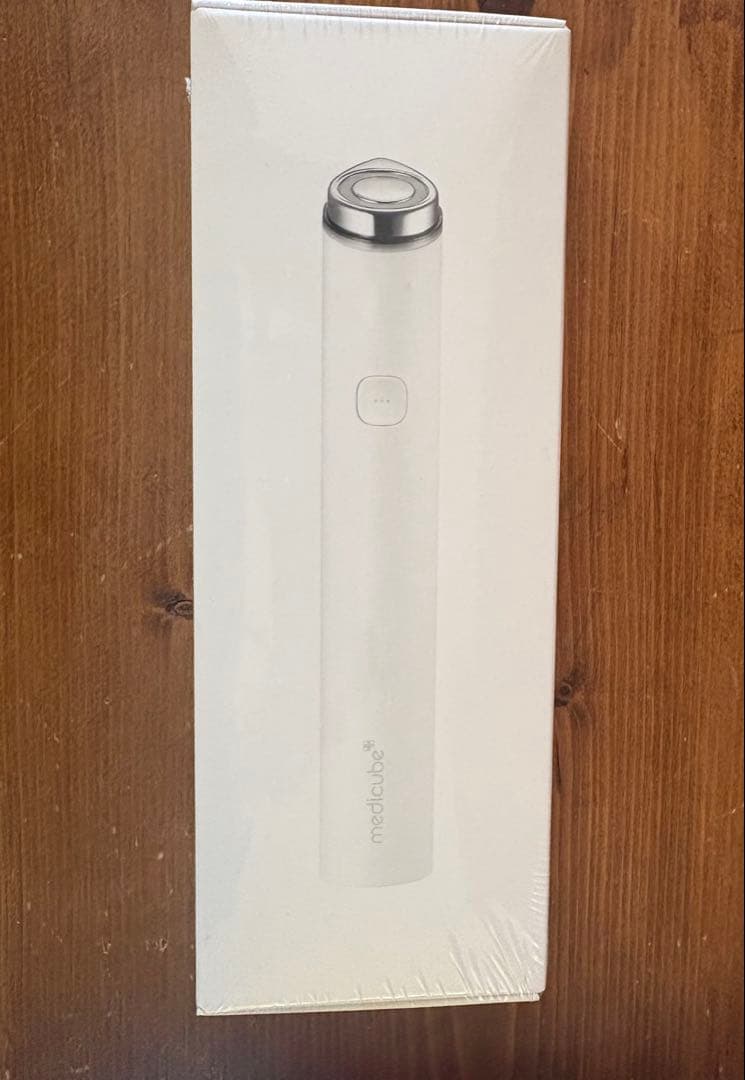 【新品・未開封】medicube 美容器 白　AGE-R ブースタープロミニ