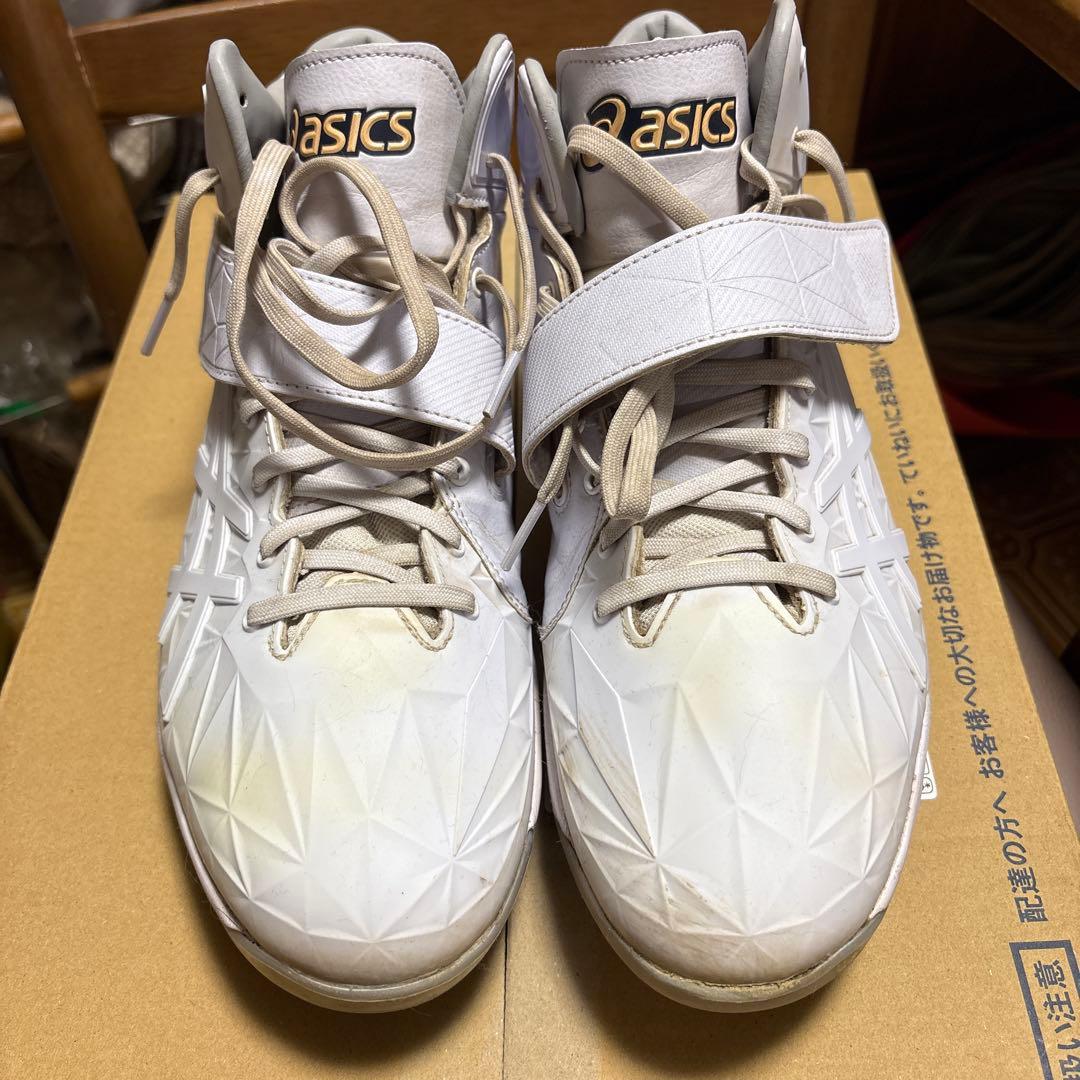 アシックス スパイクハイカット