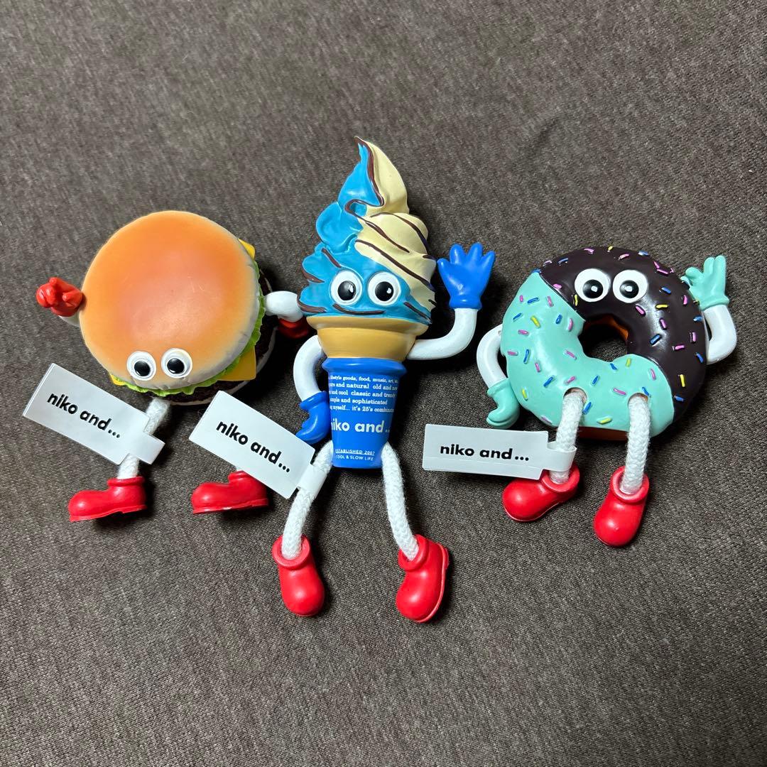 フレーバーズ nico and ... お座りオブジェ niko and… フレーバーズ お座りオブジェ 2個セット - メルカリ