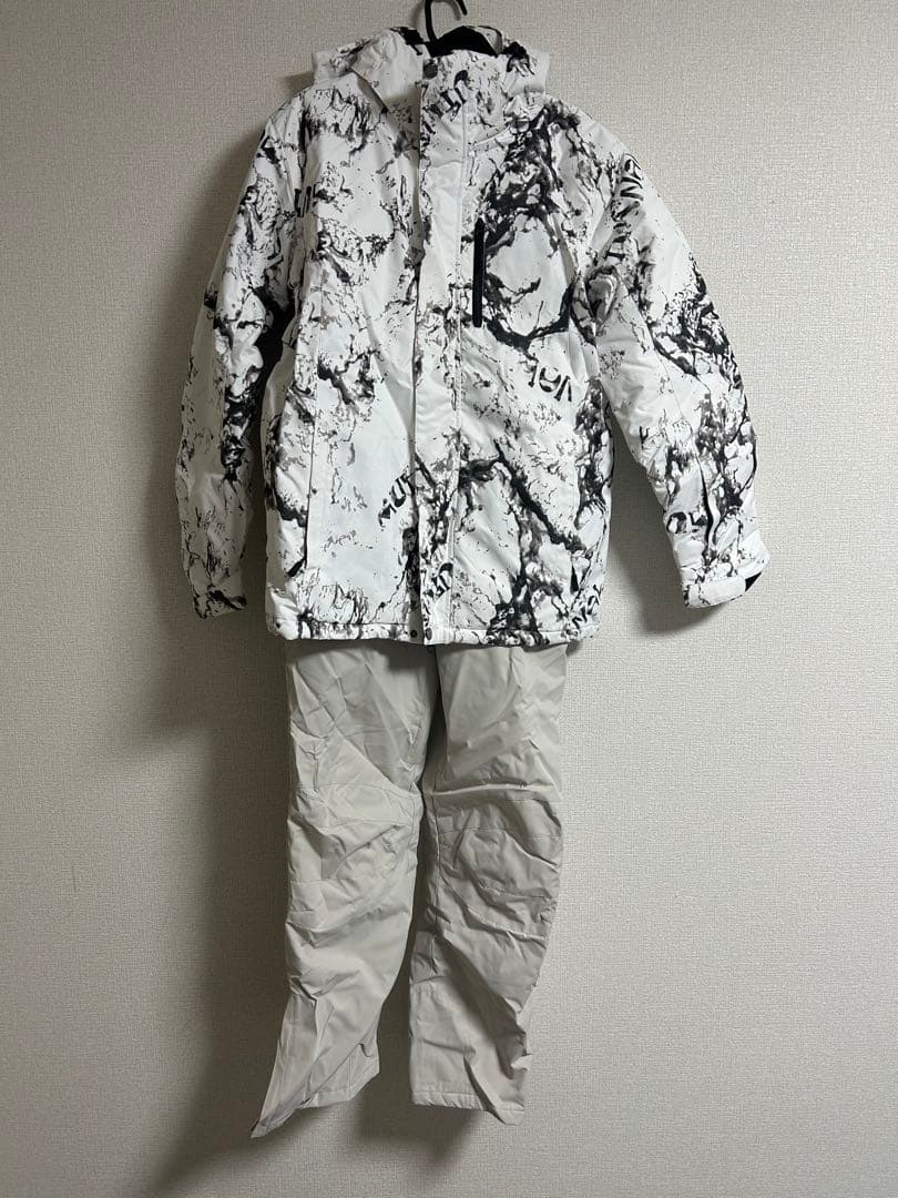 スノーボードウェアセット ホワイト/ブラック 楽天市場】送料無料 スノーボードウェア 上下セット セットアップ