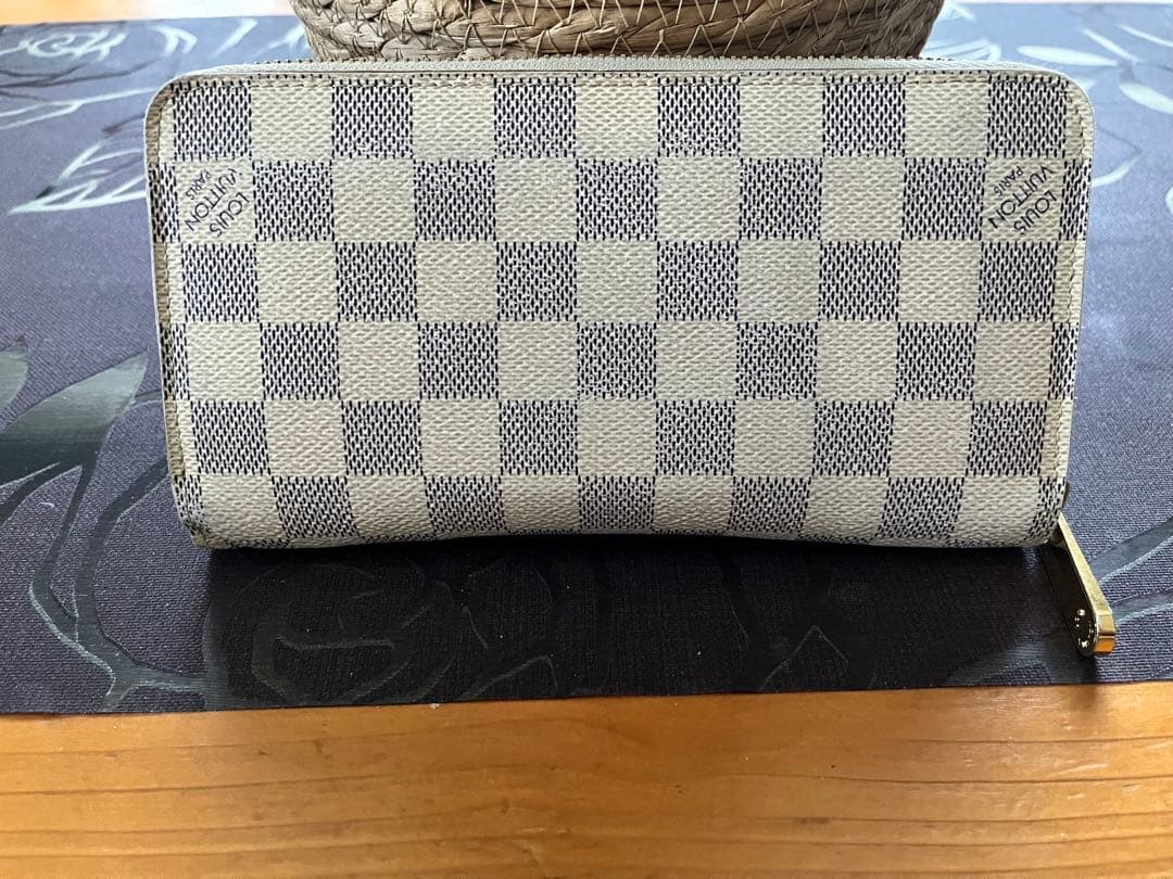 ルイ・ヴィトンチェック柄　ダミエ　長財布　ユニセックス ルイ・ヴィトン“カラフルチェック柄”のダミエ・パターン、メンズバッグ