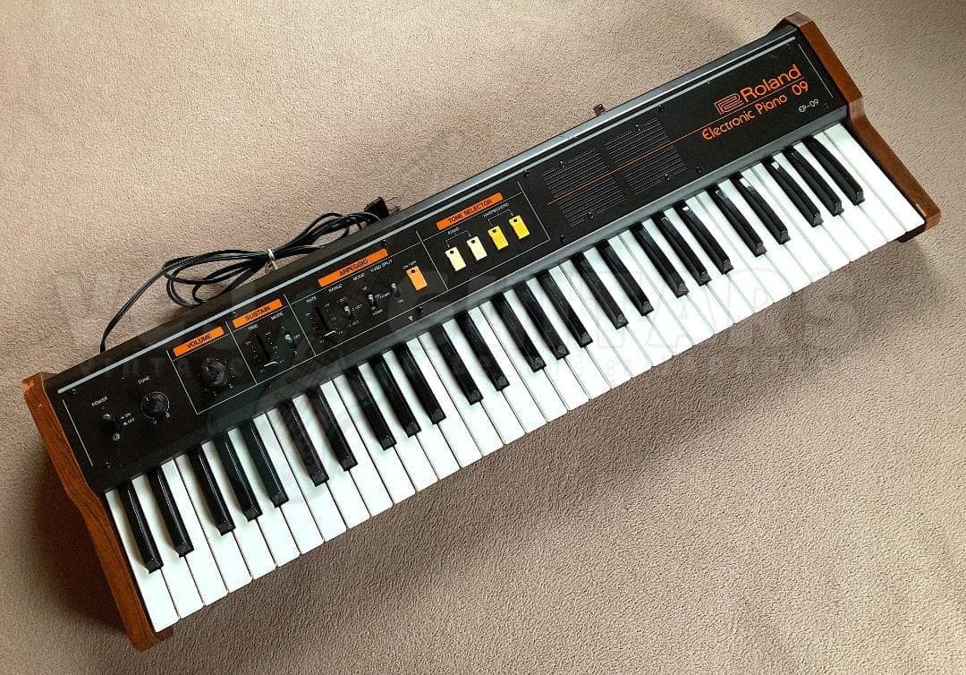鍵盤楽器 ROLAND EP09 Vintage Analog Poly Keyboard