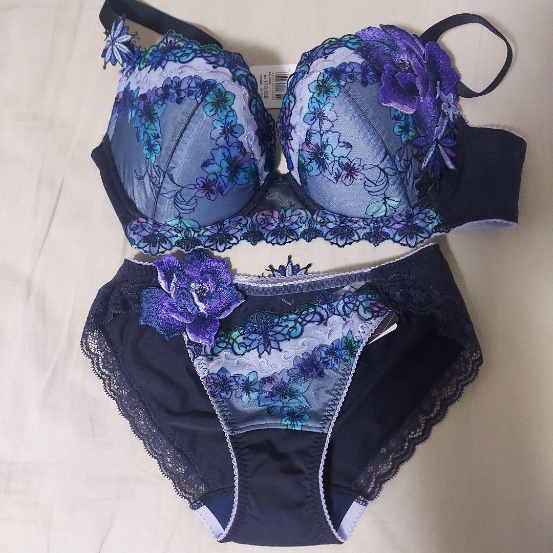 【新品未使用品】ワコール　サルート　50グループ　ブラジャーショーツセット 楽天市場】35％OFF ワコール サルート 50グループ 50G P-UP ブラジャー