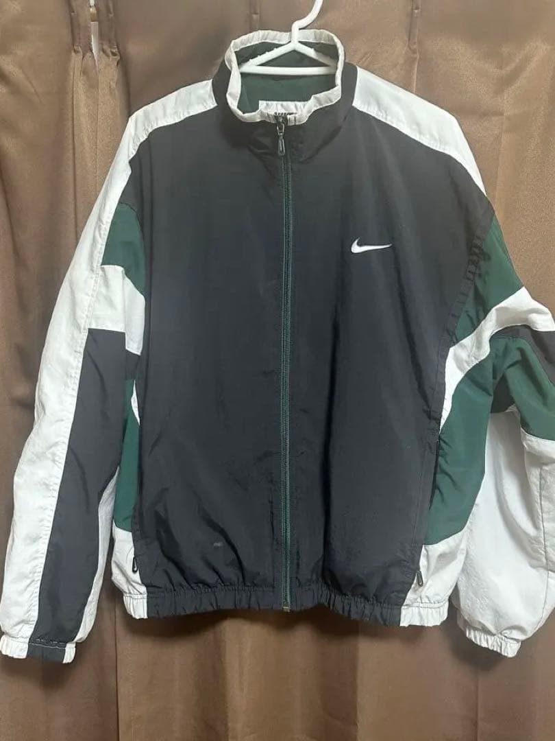 希少モデル　Nike ナイロンジャケット ブラック/ホワイト/グリーン　白タグ