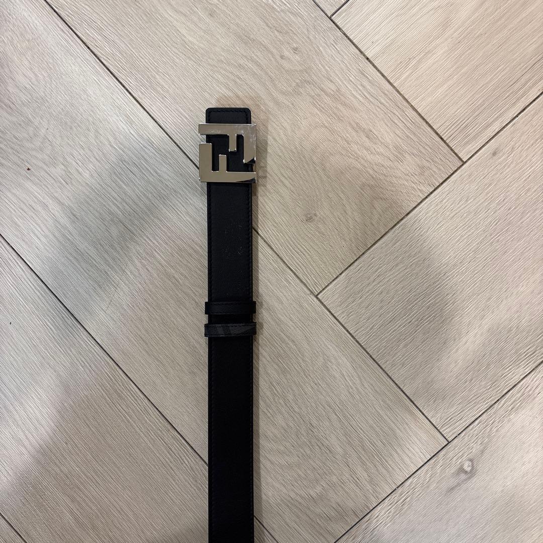 ロゴ入りブラック合成皮革ベルト