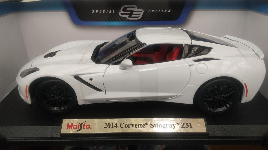 Maistoコルベットスティングレイ 1/18【新品】 Amazon.com: Maisto 1:18 Special Edition 2020 Chevrolet Corvette