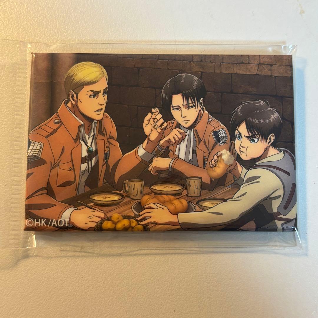 進撃の巨人 WIT STUDIO スクエア缶バッジ　リヴァイ エレン エルヴィン