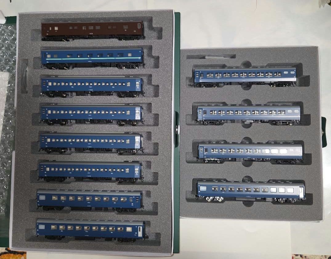 KATO 寝台急行「音戸」 基本/増結 12両セット Amazon.co.jp: KATO 寝台急行 音戸 基本＋増結セット 完全 : おもちゃ