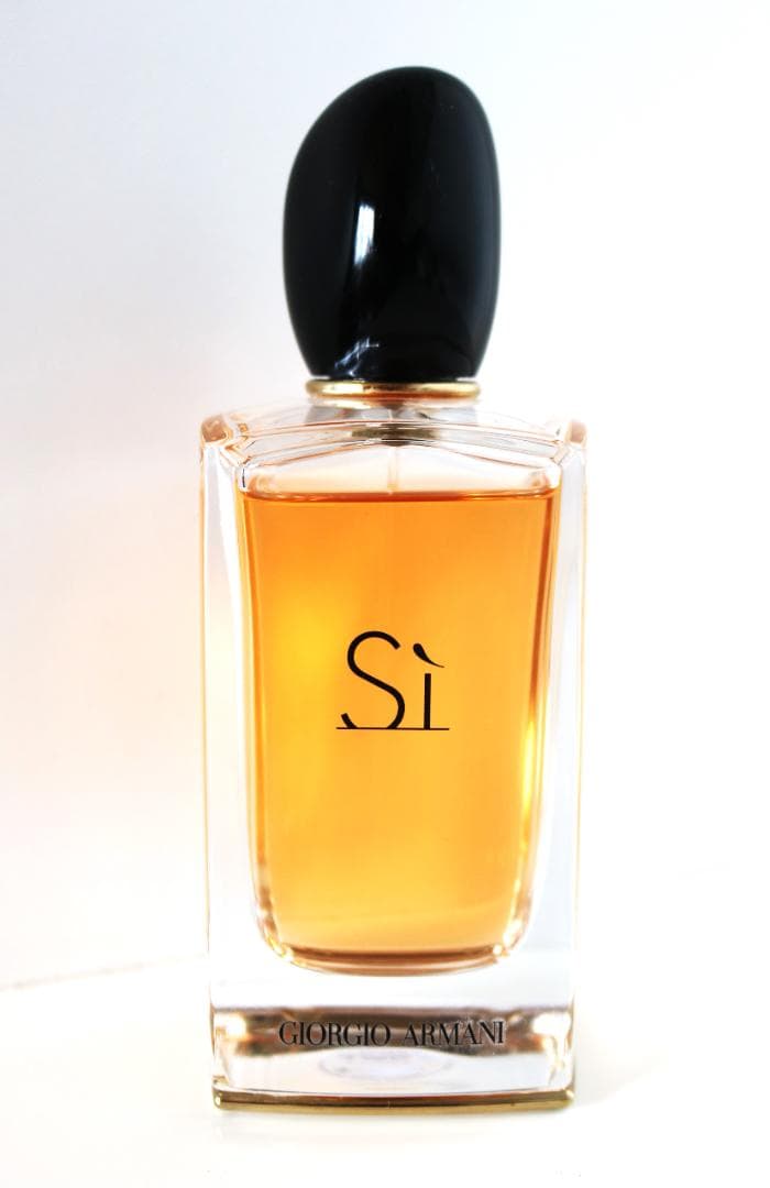 ❤️Giorgio Armani Si EDP 美しい女性らしい香り 100 ML