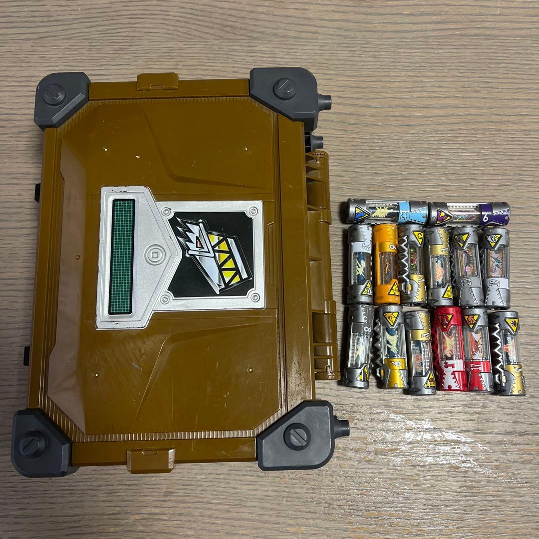 キョウリョウジャー　獣電池14本　DX 獣電ブレイブボックスセット　超美品