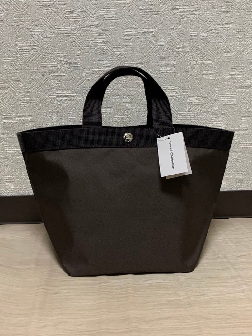 ジ*ン様 エルベシャプリエ 707c ノワール人気色モカ　舟形 トートバッグ M