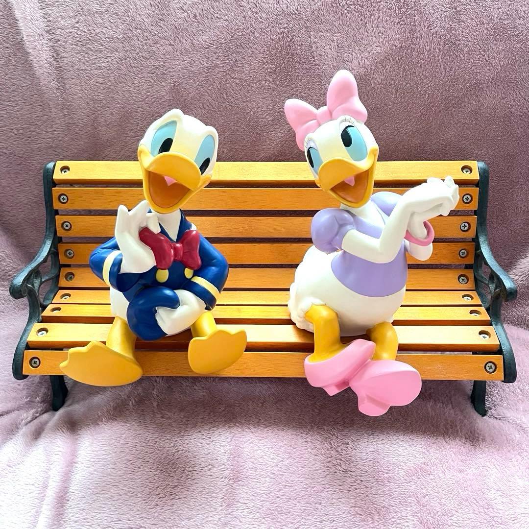 ドナルド&デイジー ベンチプランタースタンド