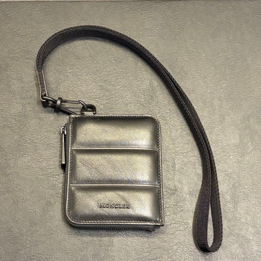 MONCLER モンクレール　ミニ財布　ケース　ブラック　ストラップ付き
