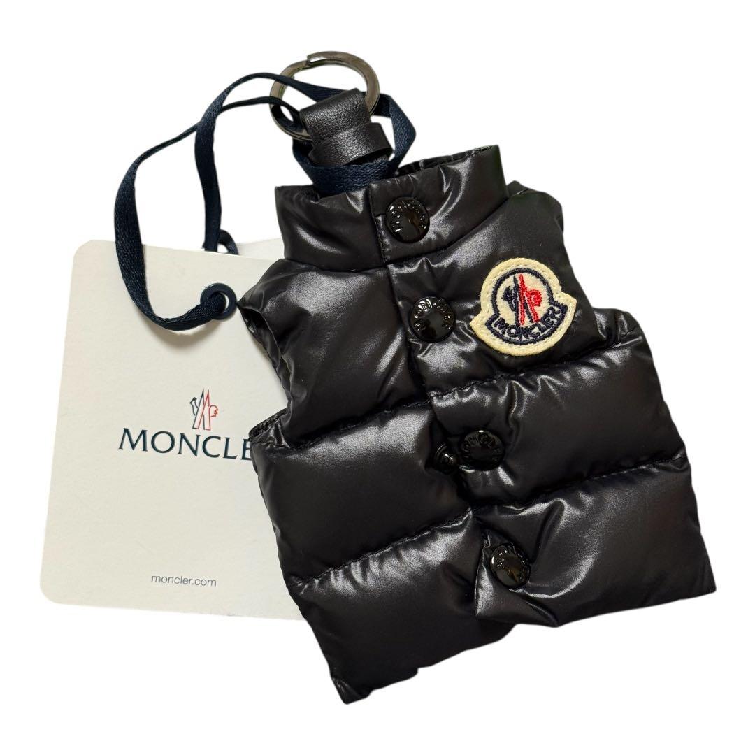 Moncler モンクレール ジレ型ロゴ パッチ キーリング key ring