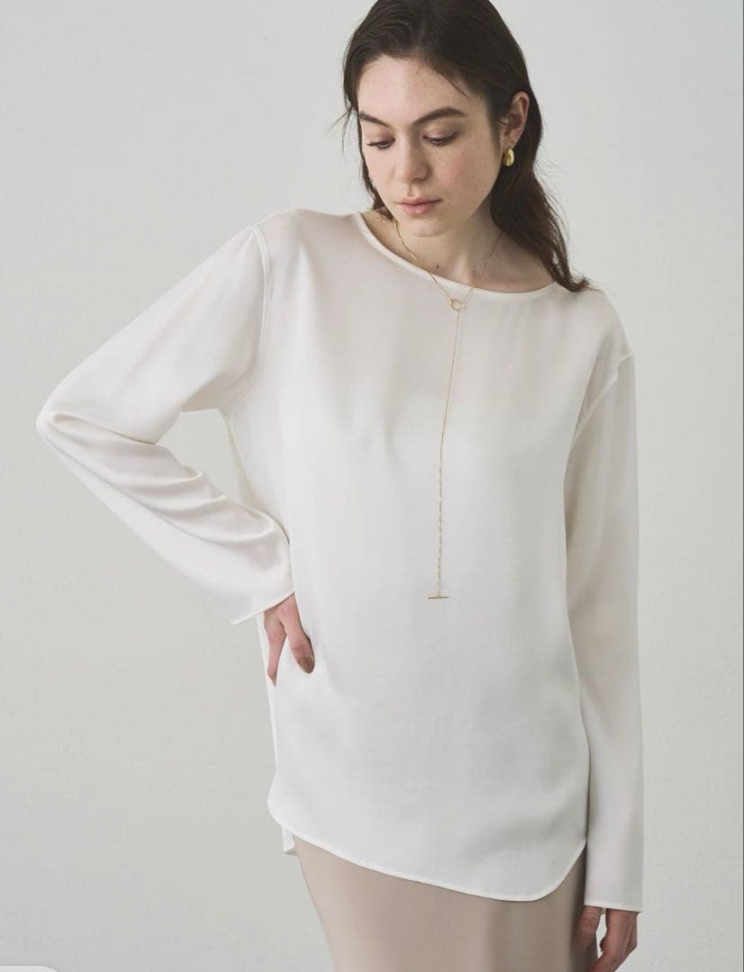 新品未使用タグ付きDrawing Numbersサテンボートブラウス 人気定番 サテンボートブラウス | Drawing Numbers(ドローイングナンバーズ