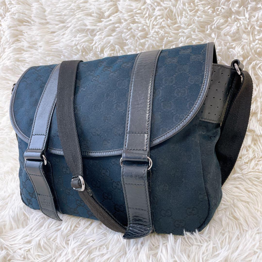 GUCCI ショルダーバッグ GGキャンバス クロスボディ　145858